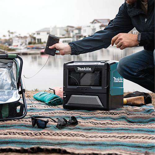 Four &agrave; micro-ondes sans fil 40 V Max XGT (outil seulement), 350 W/500 W, Noir/bleu Toolneeds Inc.