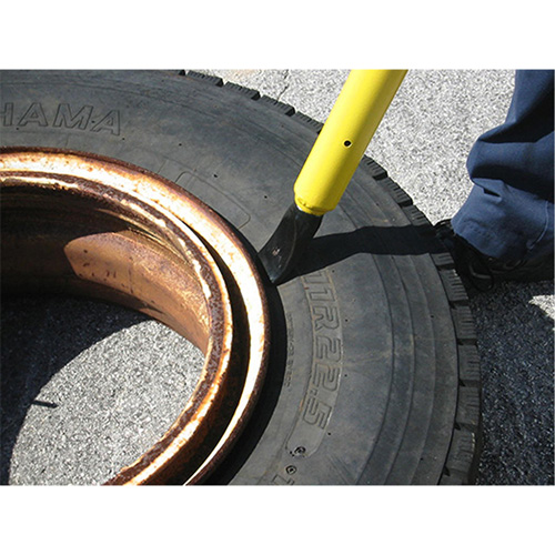 D&eacute;monte-talons &agrave; marteau coulissant Toolneeds Inc.