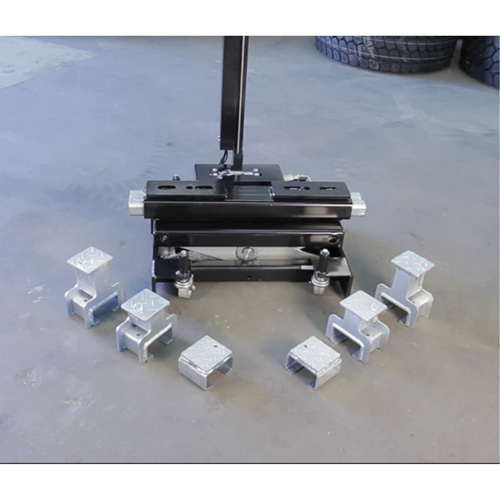 Cric de levage dextr&eacute;mit&eacute; par pare-chocs, Capacit&eacute; de 12 tonne(s), 8" - 15-3/4" h Toolneeds Inc.