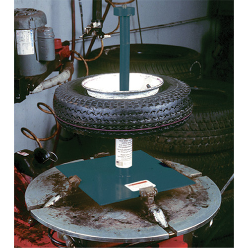 &eacute;tabli T600 / pince de montage sur bordure Toolneeds Inc.