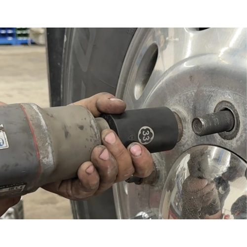 Jeu de douilles hexagonales et h&eacute;licoidales pour &eacute;crous de roue de camion Toolneeds Inc.