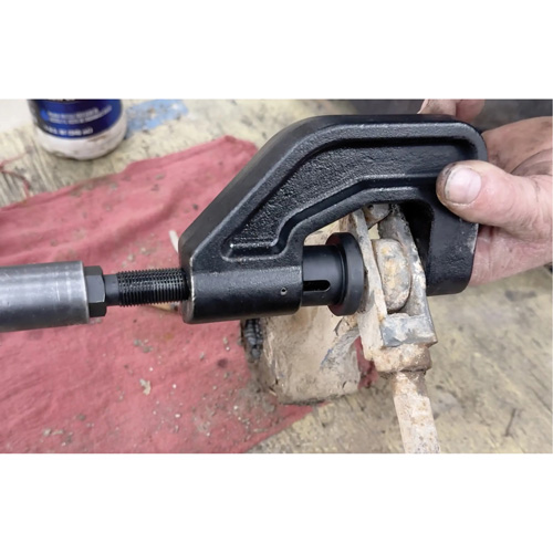 Presse-axe de chape de frein pour camions de classes 6 &agrave; 8 Toolneeds Inc.