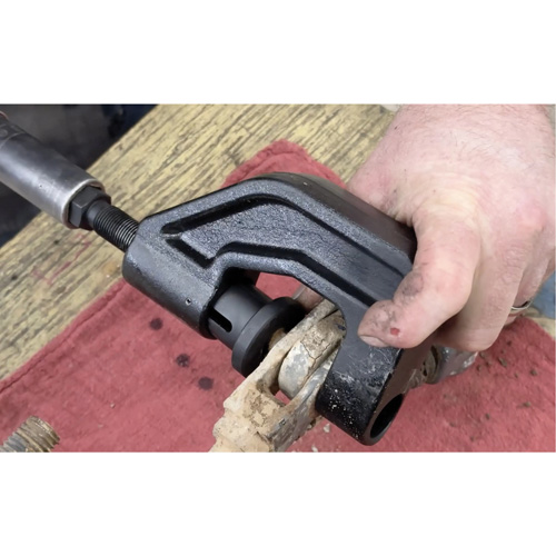 Presse-axe de chape de frein pour camions de classes 6 &agrave; 8 Toolneeds Inc.