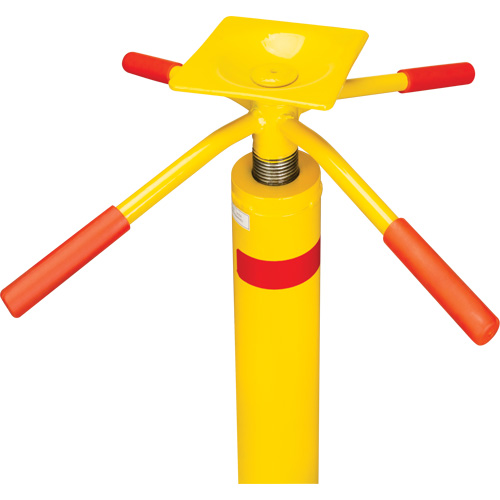 Cric pour remorque &agrave; capacit&eacute; statique de 50 000 lb, Cap. de levage 2,5 tonnes Toolneeds Inc.