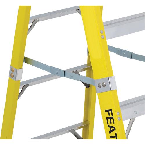 Escabeaux industriels robustes (s&eacute;rie 6400), 6', Fibre de verre, Capacit&eacute; 300 lb, Type 1A Toolneeds Inc.