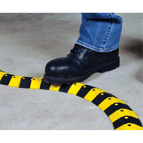 Syst&egrave;me de protection de c&acirc;bles Ultra-Sidewinder - petit , 39,5" x 3" x 0,75", 32000 lb (16 tonnes) Toolneeds Inc.