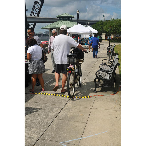 Syst&egrave;me de protection de c&acirc;bles Ultra-Sidewinder - petit , 39,5" x 3" x 0,75", 32000 lb (16 tonnes) Toolneeds Inc.