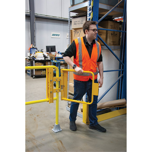 Safety Swing Gate, 21" H x 16" - 26" W Toolneeds Inc.