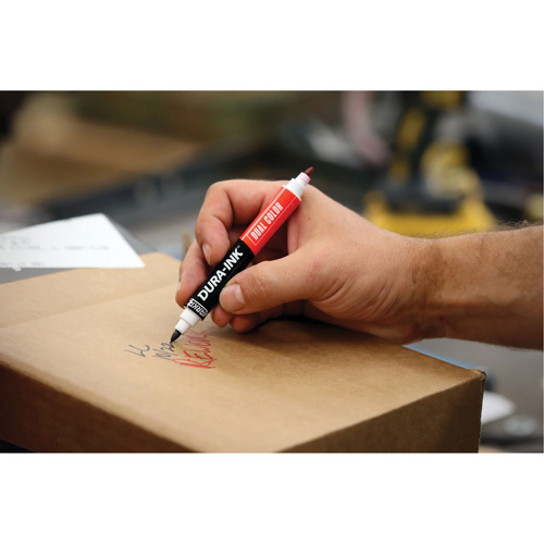 Marqueur &agrave; encre permanente et double couleur Markal Dura-Ink, Noir/Rouge, Pointe Ronde Toolneeds Inc.