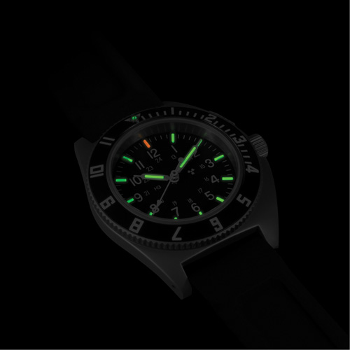 Montre Steel Navigator sur ensemble bracelet en caoutchouc noir de trois morceaux, Num&eacute;rique, &agrave; piles, 41 mm, Noir Toolneeds Inc.