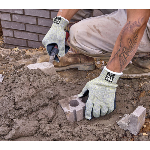 Gants r&eacute;sistants aux coupures Hero, Taille Petit/7, Calibre 7, Enveloppe en PEHD/Kevlar/Acier inoxydable, ANSI/ISEA 105 niveau 4 Toolneeds Inc.