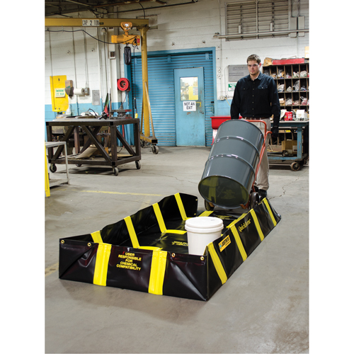 Bermes de confinement avec supports int&eacute;rieurs de parois QuickBerm , Capacit&eacute; 235 gal. US, 4' la x 8' lo x 12" h, Support &agrave; encliqueter Toolneeds Inc.