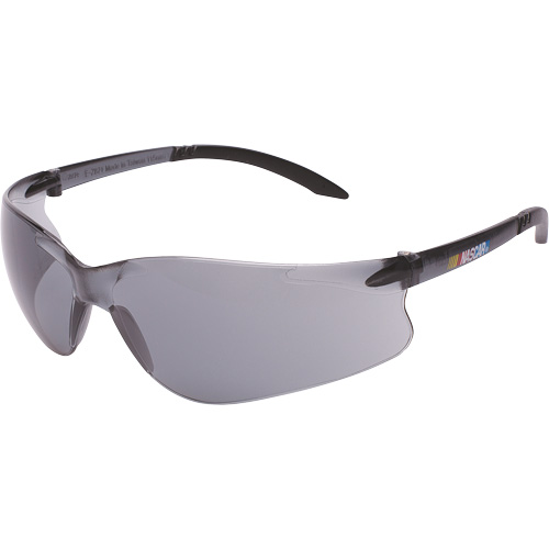 Lunettes de s&eacute;curit&eacute; Veratti GT, Lentille Grise/fum&eacute;e, Anti-&eacute;gratignures, ANSI Z87+/R&eacute;pond ou surpasse la norme CSA Z94.3 Toolneeds Inc.