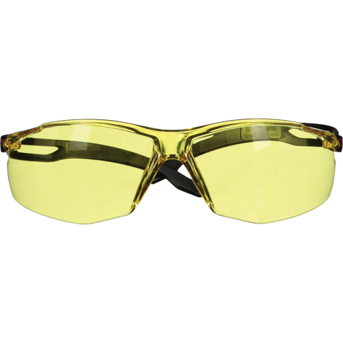 Lunettes de s&eacute;curit&eacute; s&eacute;rie 500 SecureFit, Lentille Ambr&eacute;e, Antibu&eacute;e/Anti-&eacute;gratignures, ANSI Z87+/R&eacute;pond ou surpasse la norme CSA Z94.3 Toolneeds Inc.