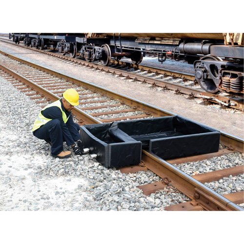 Berme Ultra-Track Berm, Capacit&eacute; 144 gal. US, 4' la x 6' lo x 12" h, Paroi en mousse Toolneeds Inc.