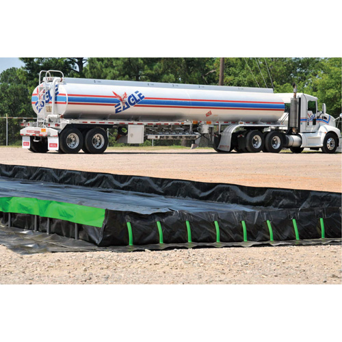 Berme Ultimate Copolymer 2000 Ultra-Containment Berm, Capacit&eacute; 5610 gal. US, 15' la x 50' lo x 12" h, Support &agrave; charni&egrave;re Toolneeds Inc.