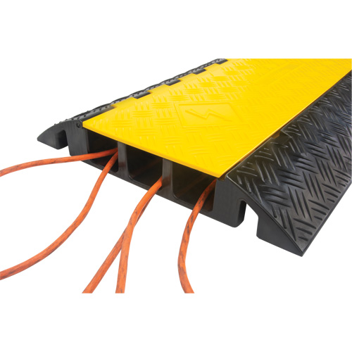 Protecteur de c&acirc;bles en polyur&eacute;thane, 5 canaux, 35,43" lo x 19,69" la x 2" h Toolneeds Inc.