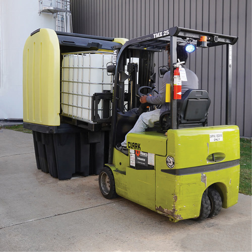 Palette anti-d&eacute;versement jaune &agrave; couvercle rigide roulant, 65" lo x 65" la x 101" h, Capacit&eacute; de charge 5000 lb Toolneeds Inc.