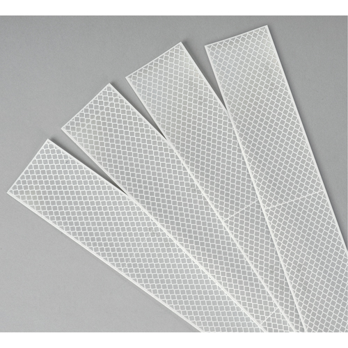 3M Scotchlite Diamond Grade mat&eacute;riau de perceptibilit&eacute; S&eacute;rie 983, 2" la x 12" lo, Blanc Toolneeds Inc.
