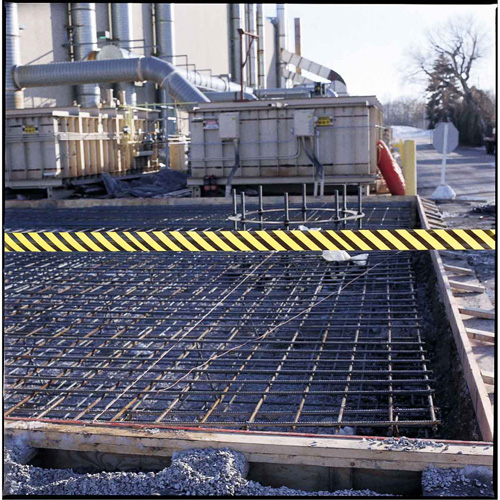 Ruban pour barricade, Anglais, 3" la x 200' lo, 3 mils, Noir sur jaune Toolneeds Inc.