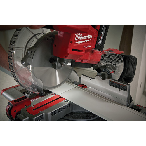 Ensemble scie &agrave; onglets combin&eacute;s coulissante &agrave; biseau double M18 Fuel Toolneeds Inc.