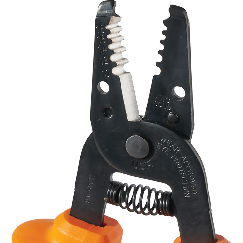 Pinces &agrave; d&eacute;nuder &  couper isol&eacute;es Toolneeds Inc.