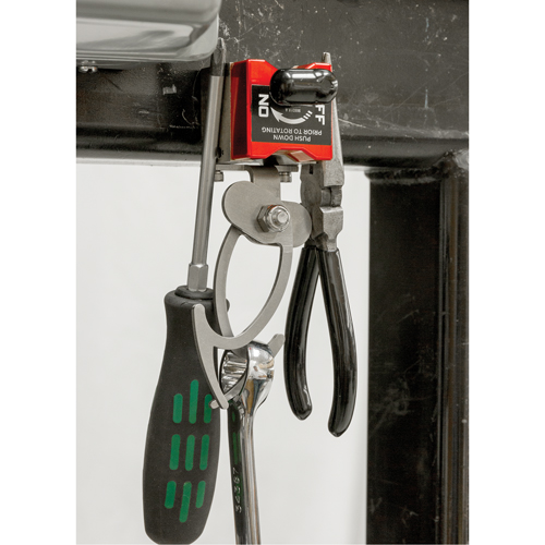 Crochets de suspension avec interrupteur, Longueur de 5-3/4", Diam&egrave;tre de 1-3/4", Capacit&eacute; de 35 lb Toolneeds Inc.