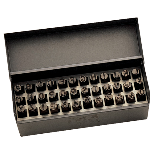 Jeu de lettres et num&eacute;ros pour estampage &agrave; la main, 36 morceaux Toolneeds Inc.