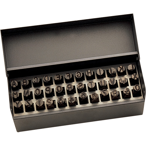 Jeu de lettres et num&eacute;ros pour estampage &agrave; la main, 36 morceaux Toolneeds Inc.