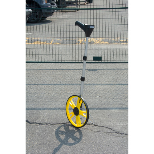 Digital Distance Measuring Wheel, 12.5"/31.8 cm, 99999.9 m Range, Feet/Metres Toolneeds Inc.