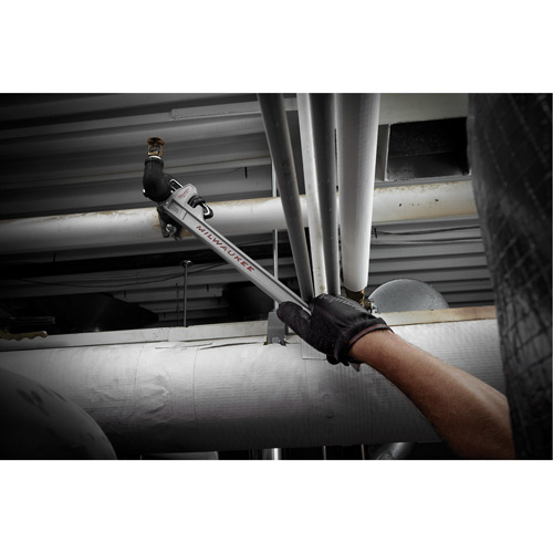 Cl&eacute; &agrave; tuyau avec manche Powerlength, Cap des m&acirc;choires 1-1/2", Longueur 10" Toolneeds Inc.