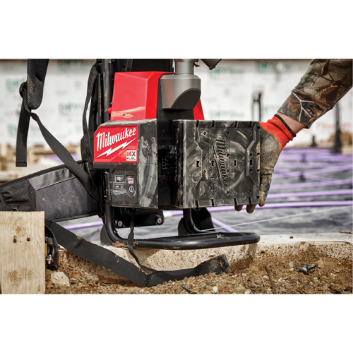 Ensemble vibrateur &agrave; b&eacute;ton &agrave; dos MX Fuel Toolneeds Inc.