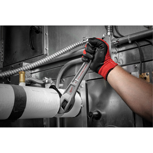 Cl&eacute; &agrave; tuyau coud&eacute;e en aluminium, Cap des m&acirc;choires 2", Longueur 14", Fini Rev&ecirc;tement en poudre, Prise Ergonomique Toolneeds Inc.