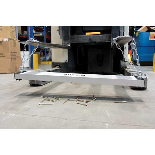 Balais de cour magn&eacute;tique, 36" la Toolneeds Inc.