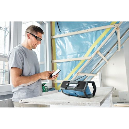Compact Jobsite Radio with Bluetooth&reg; 5.0, Lithium-Ion, 18 V Toolneeds Inc.