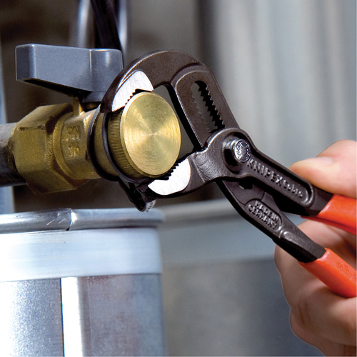 Pinces pour pompe &agrave; eau Cobra&reg;, 7-1/4" Toolneeds Inc.