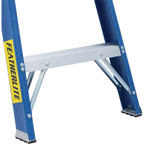 Industrial Duty Stepladders (6300 Series), 4', Fibreglass, 250 lbs. Capacity, Type 1 Toolneeds Inc.