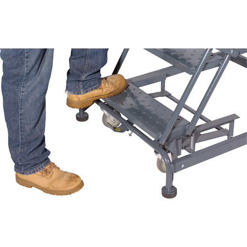 &eacute;chelles roulantes avec pied verrouillable activ&eacute; par le poids, 6 marches, Largeur de la marche 24", Hauteur de la plateforme 60", Acier Toolneeds Inc.
