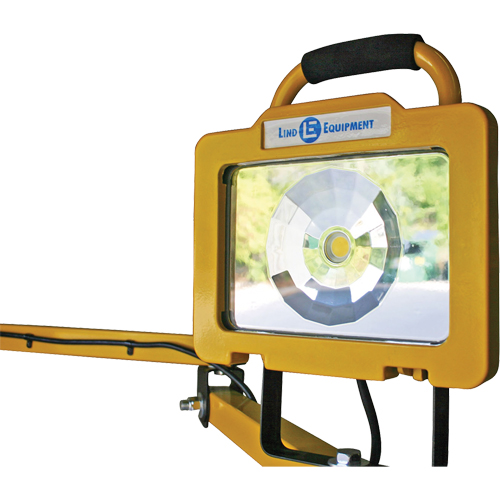 Lampe robuste pour quais, Bras 40", 38 W, Ampoule DEL, M&eacute;tal Toolneeds Inc.