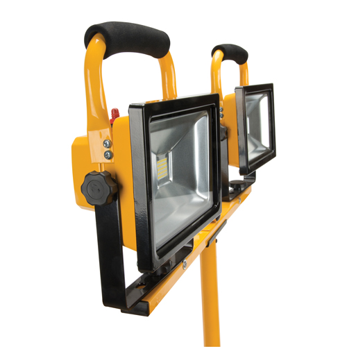 Twin-Head Work Light, LED, 40 W, 4800 Lumens, Aluminum Housing Toolneeds Inc.
