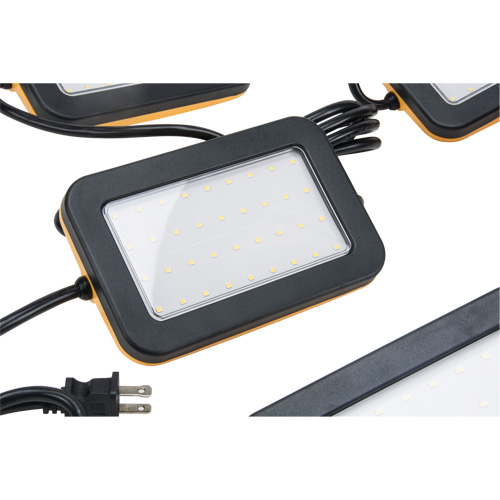 Chaîne de baladeuses DEL, 5 Lumi&egrave;res, 50' lo, Boîtier en Plastique Toolneeds Inc.