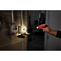 D&eacute;tecteur de tension avec DEL et testeur de prise DDFT, 50 V - 1000 V, Alerte Affichage & son Toolneeds Inc.