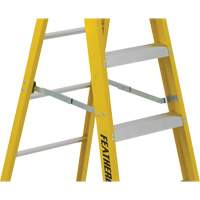 Industrial Heavy-Duty Stepladders (6900 Series), 4', Fibreglass, 300 lbs. Capacity, Type 1A Toolneeds Inc.