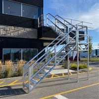 Escalier Smartstairs t&eacute;lescopique &agrave; 3-5 marches en aluminium Toolneeds Inc.