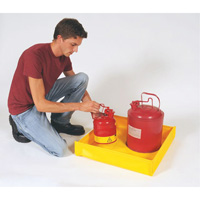 Flexible Ultra-Utility Tray, 12" lo x 12" la x 4,8" h, Cap. de d&eacute;versement 1,5 gal. US Toolneeds Inc.
