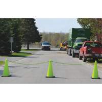 Ensemble de c&ocirc;nes de signalisation et chaînes, 28", Orange, Bande(s) r&eacute;fl&eacute;chissante(s) 4" & 6" Toolneeds Inc.