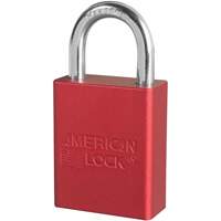 Cadenas de s&eacute;curit&eacute; American Lock, Rouge, Cl&eacute;s diff&eacute;rentes, Aluminium, Largeur de 1-1/2" Toolneeds Inc.