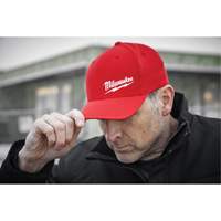 Casquette ajust&eacute;e Flexfit, Rouge, Poly-coton Toolneeds Inc.