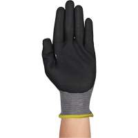 Gants r&eacute;sistants &agrave; la coupe HYFLEX 11-584, Taille 5/2T-petit, Calibre 21, Rev&ecirc;tement Mousse de nitrile, Enveloppe en PEHP/Intercept, ASTM ANSI niveau A6/EN 388 niveau F Toolneeds Inc.