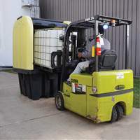 Palette anti-d&eacute;versement jaune &agrave; couvercle rigide roulant, 65" lo x 65" la x 101" h, Capacit&eacute; de charge 5000 lb Toolneeds Inc.